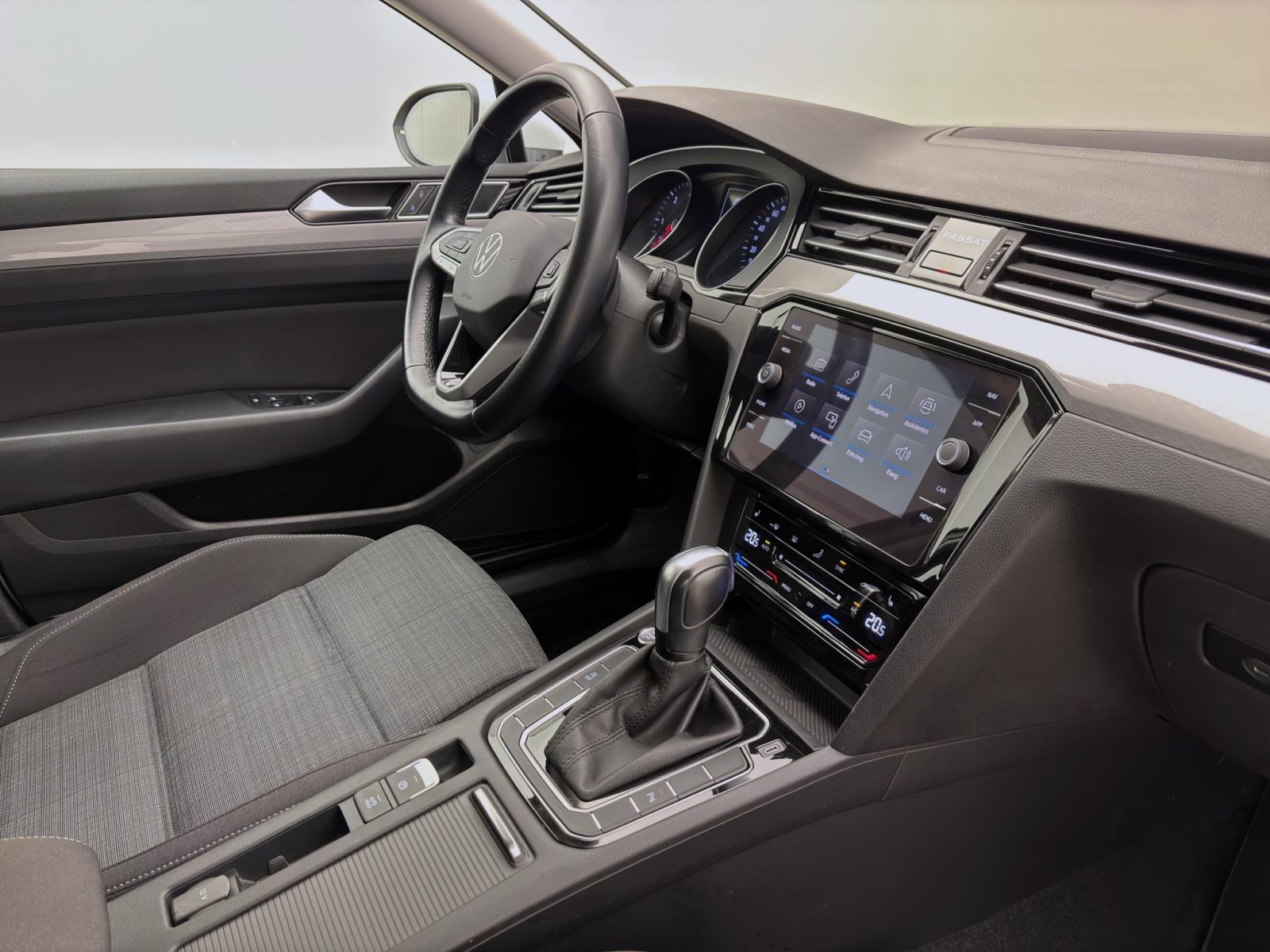 Volkswagen Passat Variant 2.0 TDI DSG BUSINESS NAVI ACC KAMERA LED