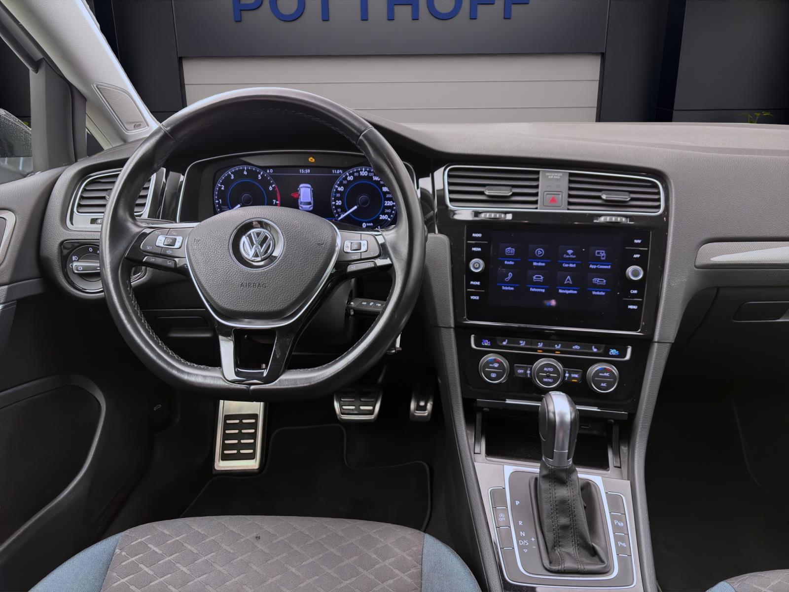 Volkswagen Golf Variant 1.5 TSI DSG IQ.DRIVE ACC PDC NAVI DYNAUDIO