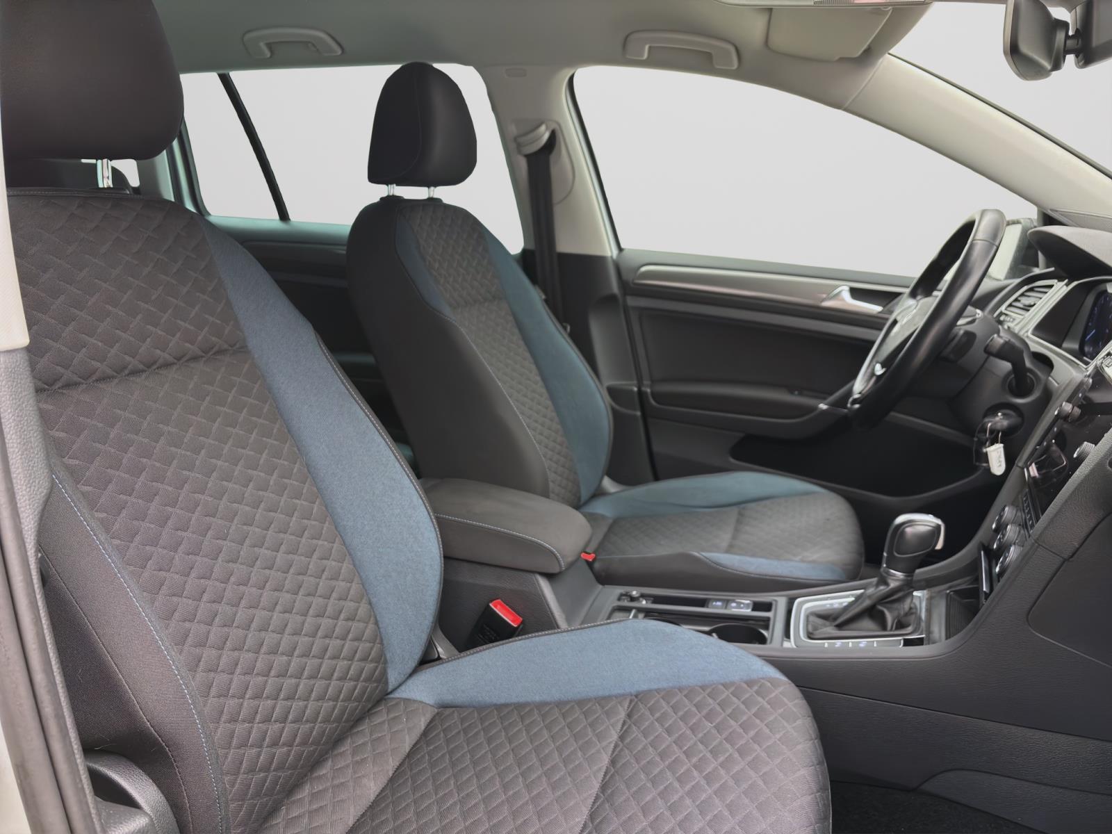 Volkswagen Golf Variant 1.5 TSI DSG IQ.DRIVE ACC PDC NAVI DYNAUDIO