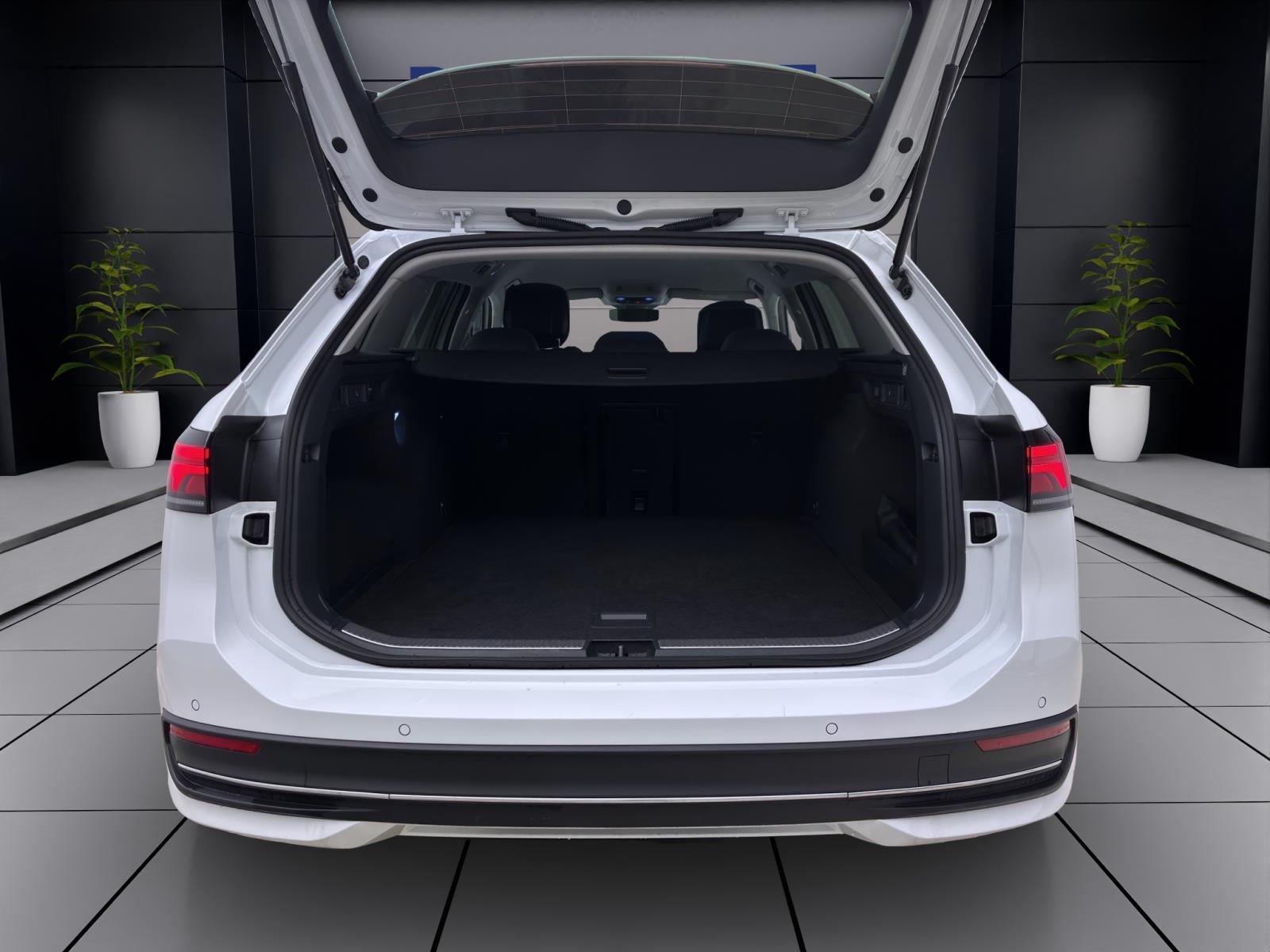 Volkswagen Passat Variant 1.5 eTSI DSG BUSINESS AHK NAVI ACC KAMERA