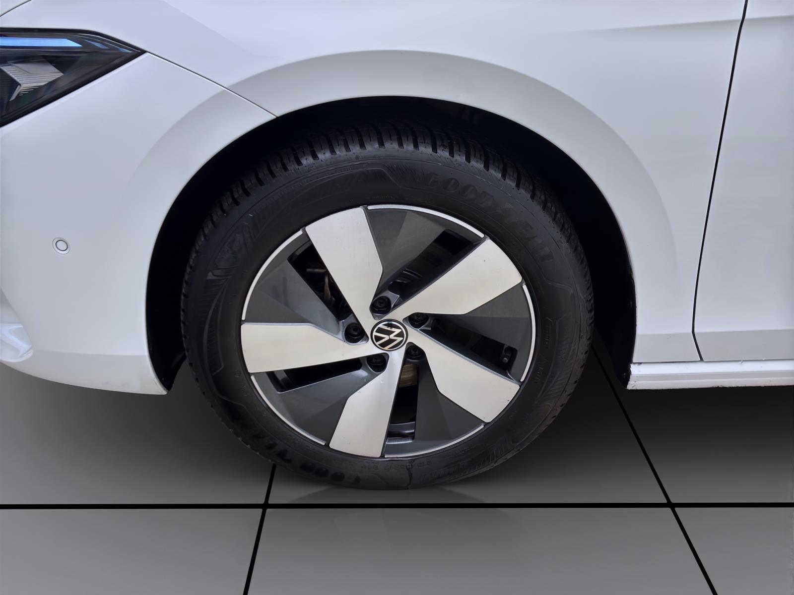 Volkswagen Passat Variant 1.5 eTSI DSG BUSINESS AHK NAVI ACC KAMERA