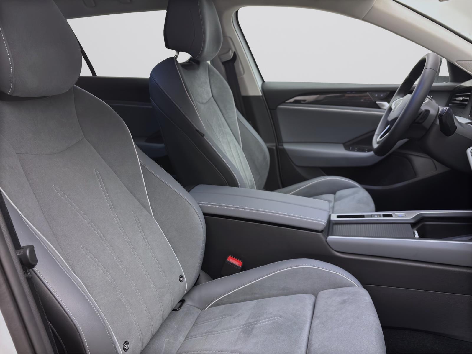 Volkswagen Passat Variant 1.5 eTSI DSG BUSINESS AHK NAVI ACC KAMERA