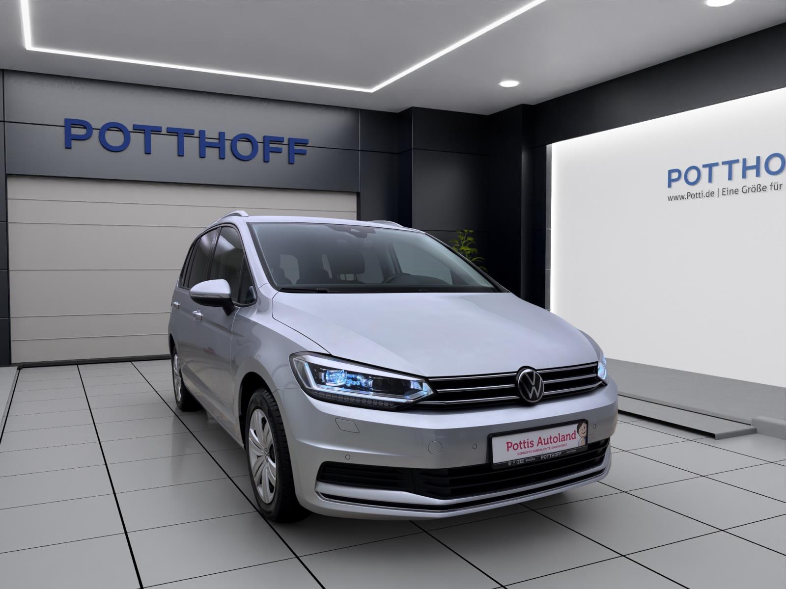 Volkswagen Touran 2.0 TDI DSG Active Standhzg AHK ACC DCC PDC Kamera IQ.Light Navi