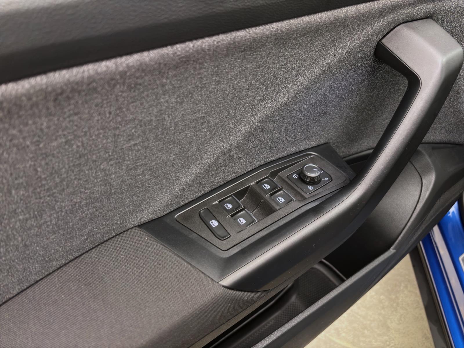 Volkswagen T-Roc 1.0 TSI MOVE NAVI PDC LED SITZHZG