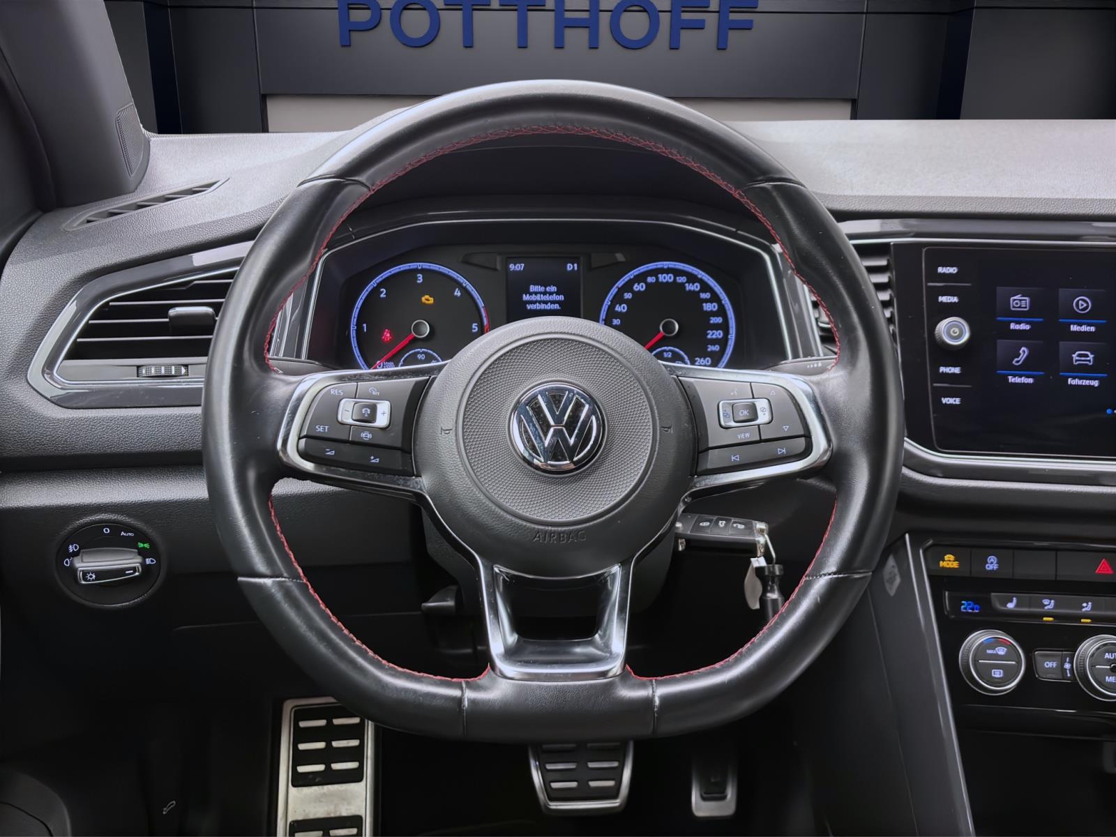Volkswagen T-Roc 2.0 TDI DSG SPORT AHK NAVI ACC PDC