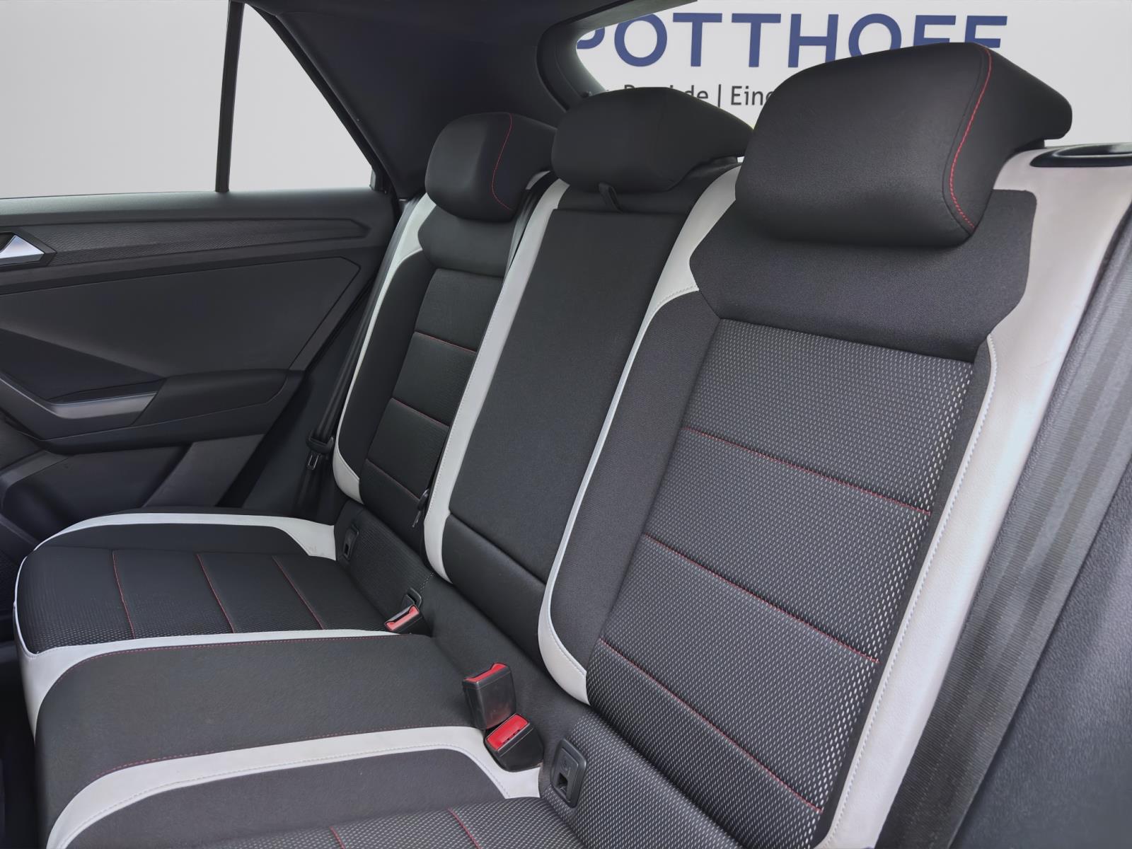 Volkswagen T-Roc 2.0 TDI DSG SPORT AHK NAVI ACC PDC