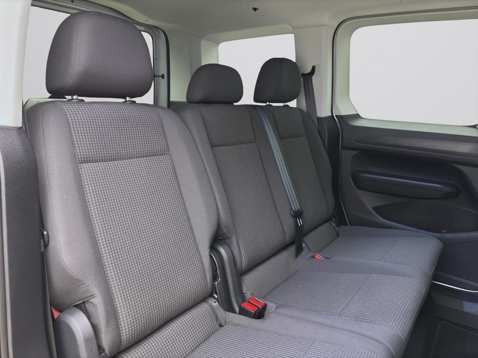 Volkswagen Caddy 2.0 TDI 5-SITZER KLIMA SITZHZG PDC DAB+