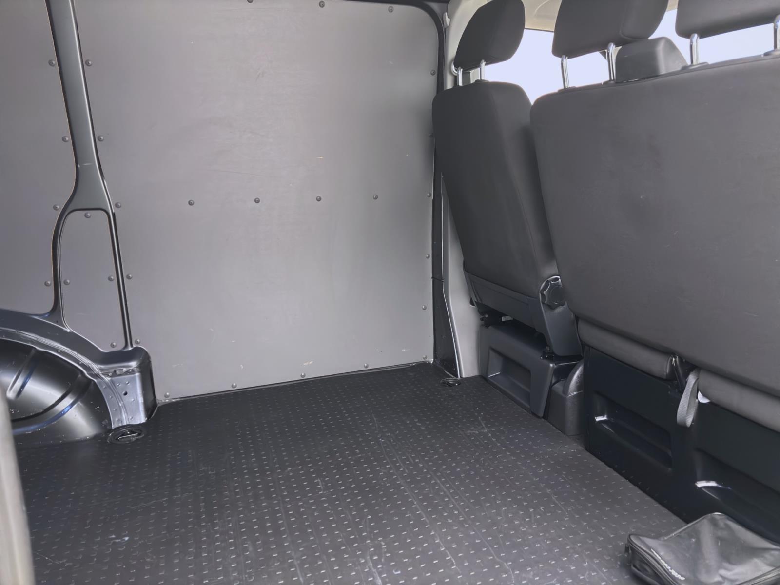 Volkswagen T6.1 Transporter Kasten 2,0 DSG TDI Navi/AHK/Klima