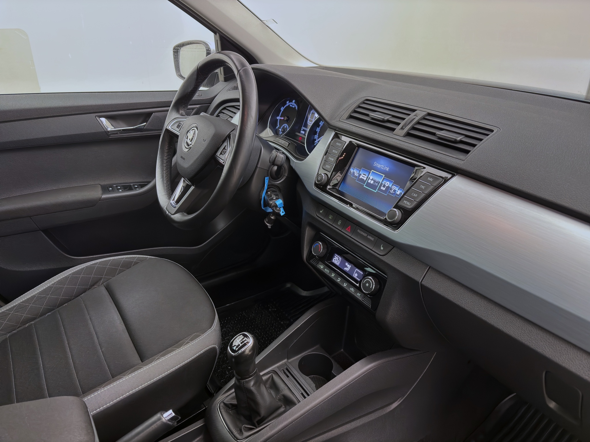 Skoda Fabia 1.0 TSI ScoutLine PDC Navi Sitzhzg LightAssist Climatronic