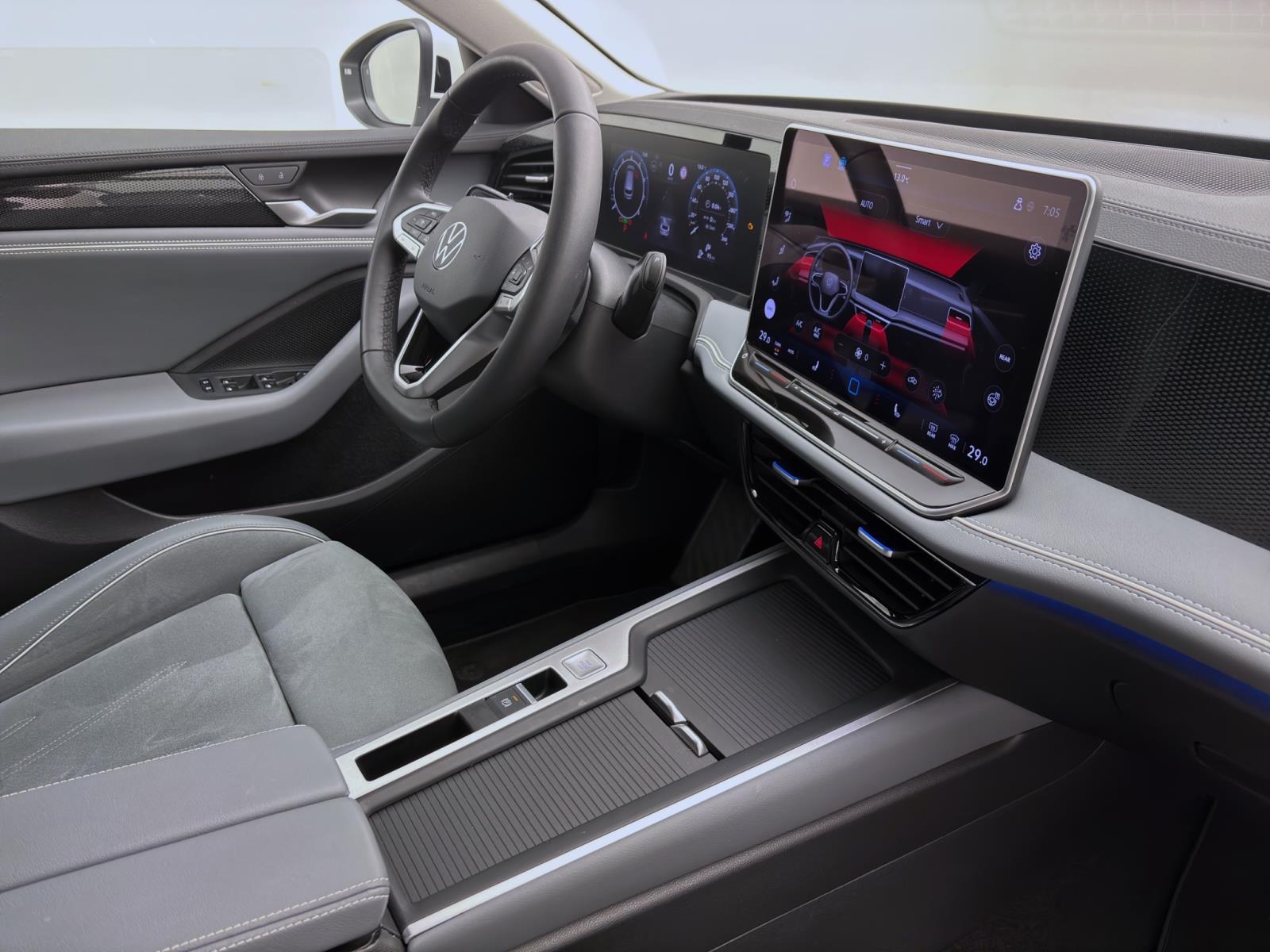 Volkswagen Passat Variant 1.5 eTSI DSG BUSINESS AHK NAVI ACC KAMERA
