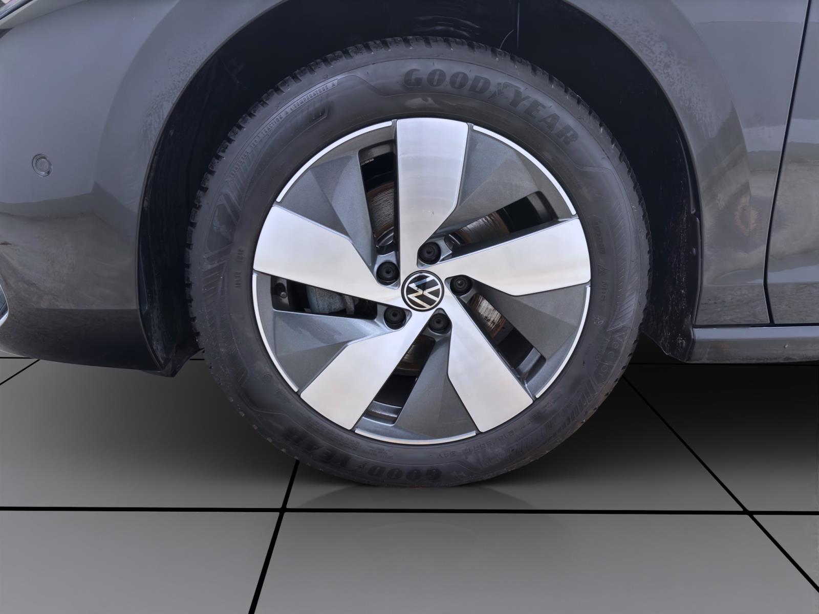 Volkswagen Passat Variant 1.5 eTSI DSG Business AHK ACC PDC Kamera LED Navi Sitzhzg