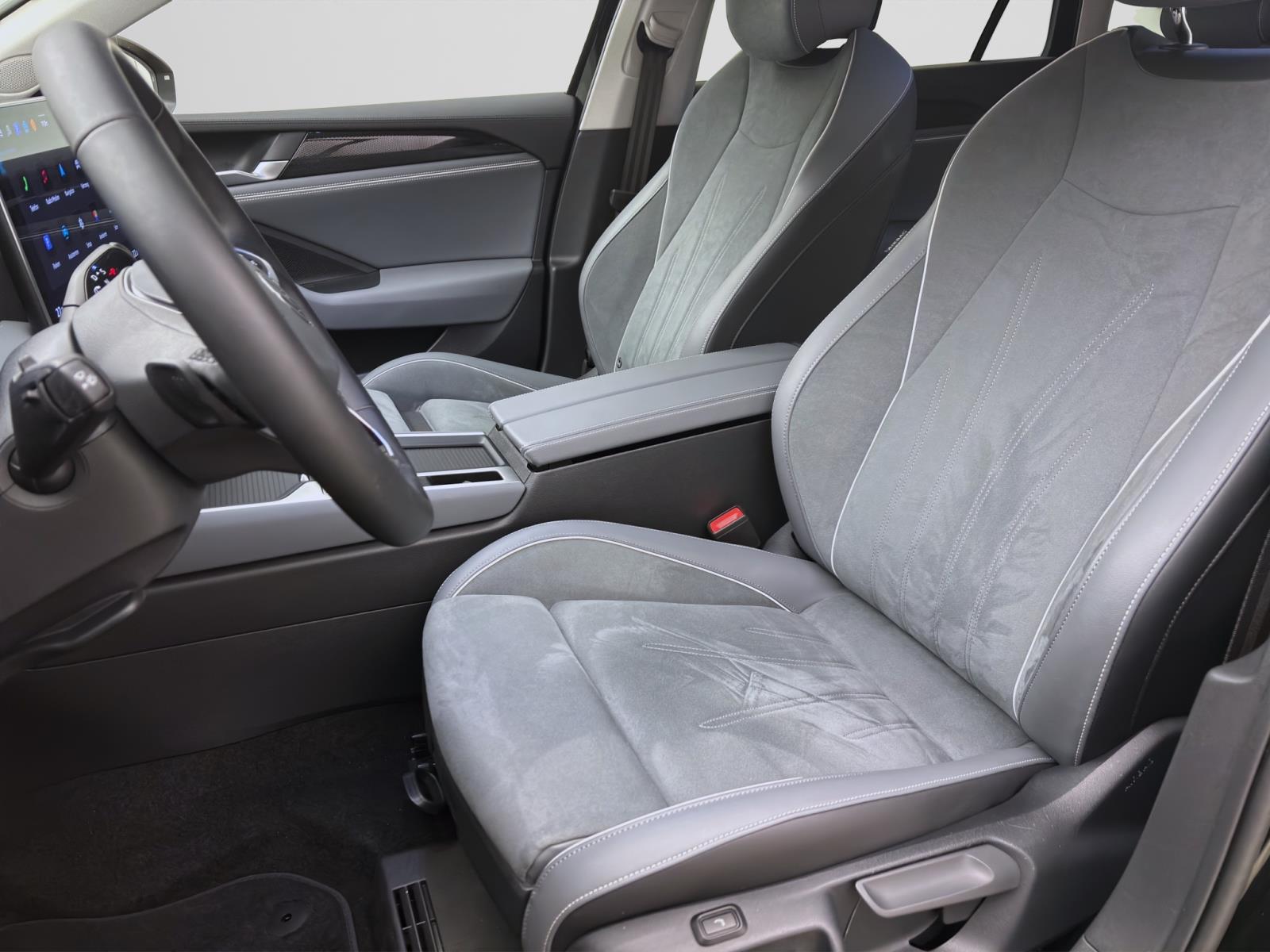 Volkswagen Passat Variant 1.5 eTSI DSG Business AHK ACC PDC Kamera LED Navi Sitzhzg