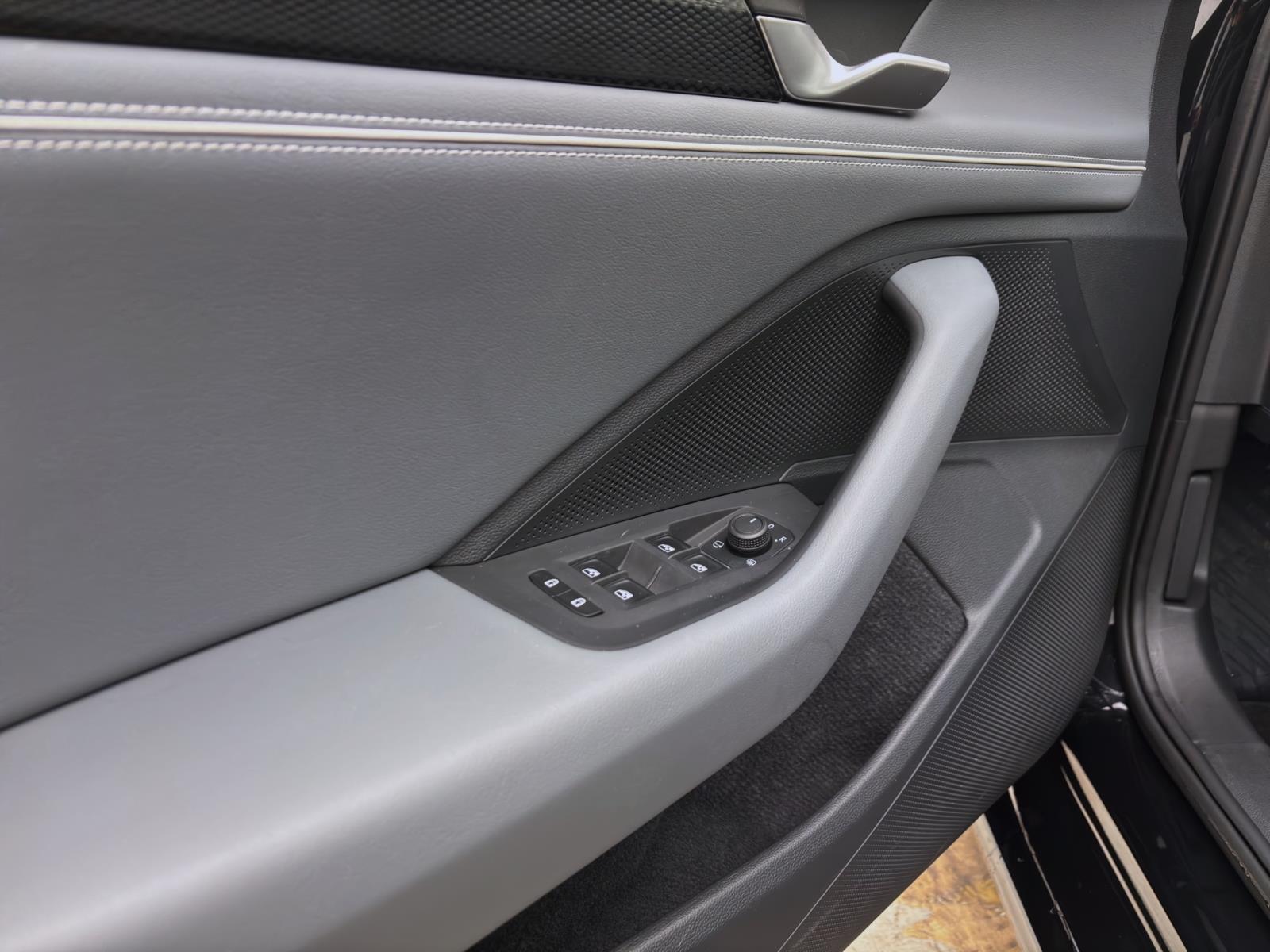 Volkswagen Passat Variant 1.5 eTSI DSG Business AHK ACC PDC Kamera LED Navi Sitzhzg