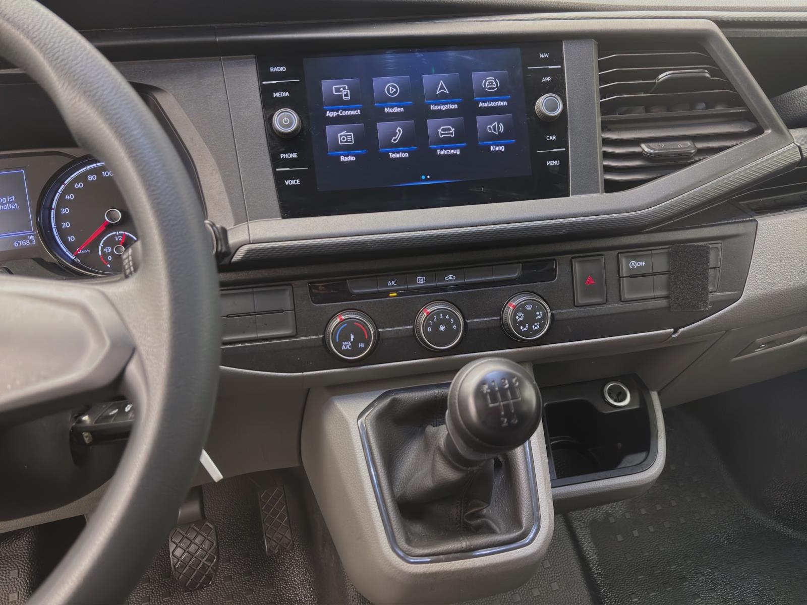Volkswagen T6.1 Transporter Kombi 2.0 TDI 9-SITZER NAVI KLIMA PDC