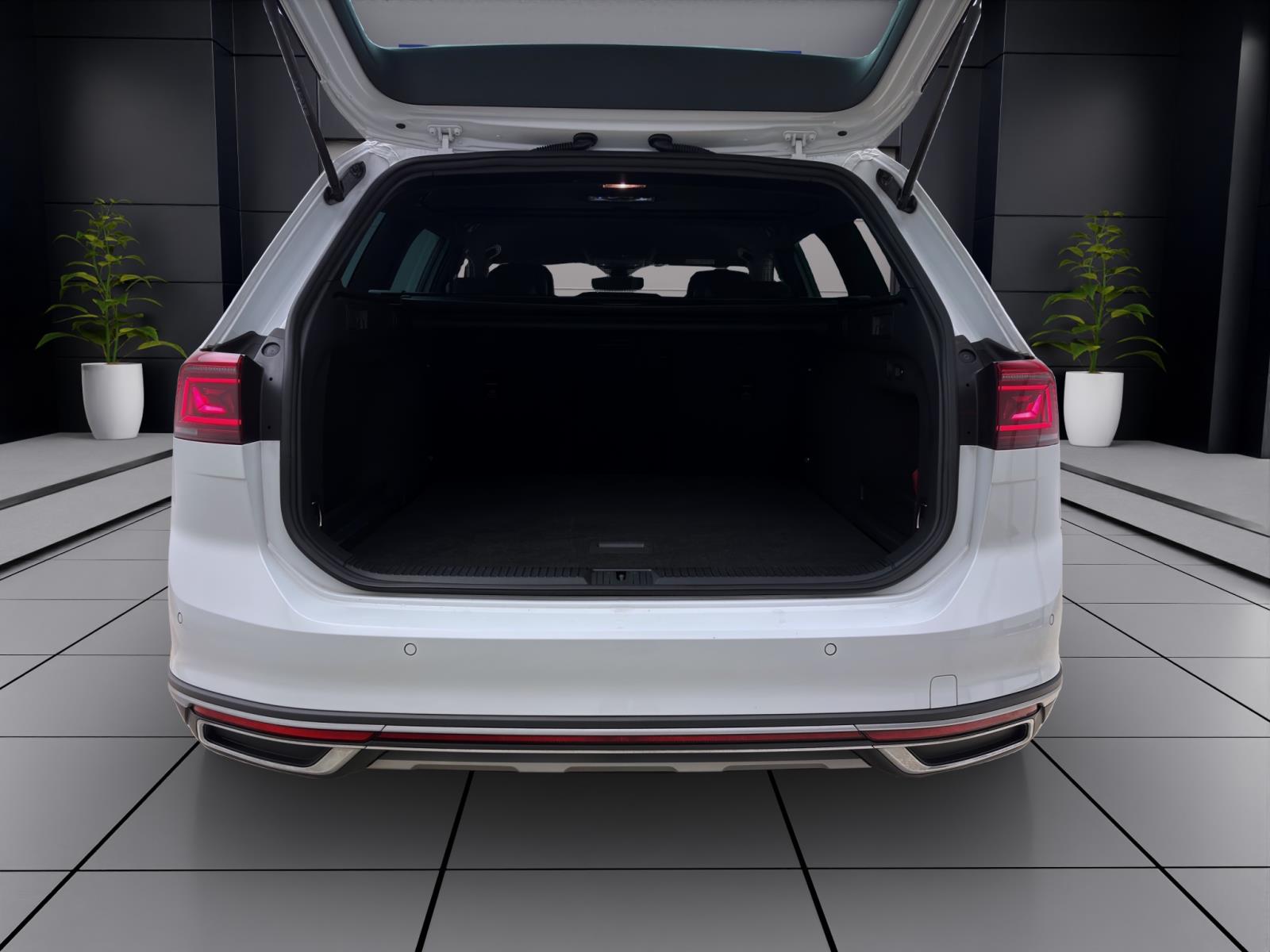 Volkswagen Passat Alltrack 2.0 TDI DSG 4M AHK NAVI ACC KAMERA
