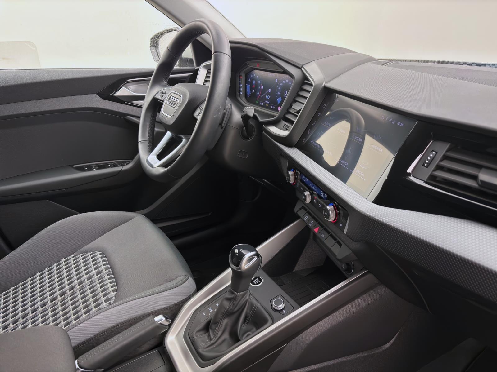 Audi A1 Sportback 25 TFSI S LINE NAVI LED SITZHZG PDC