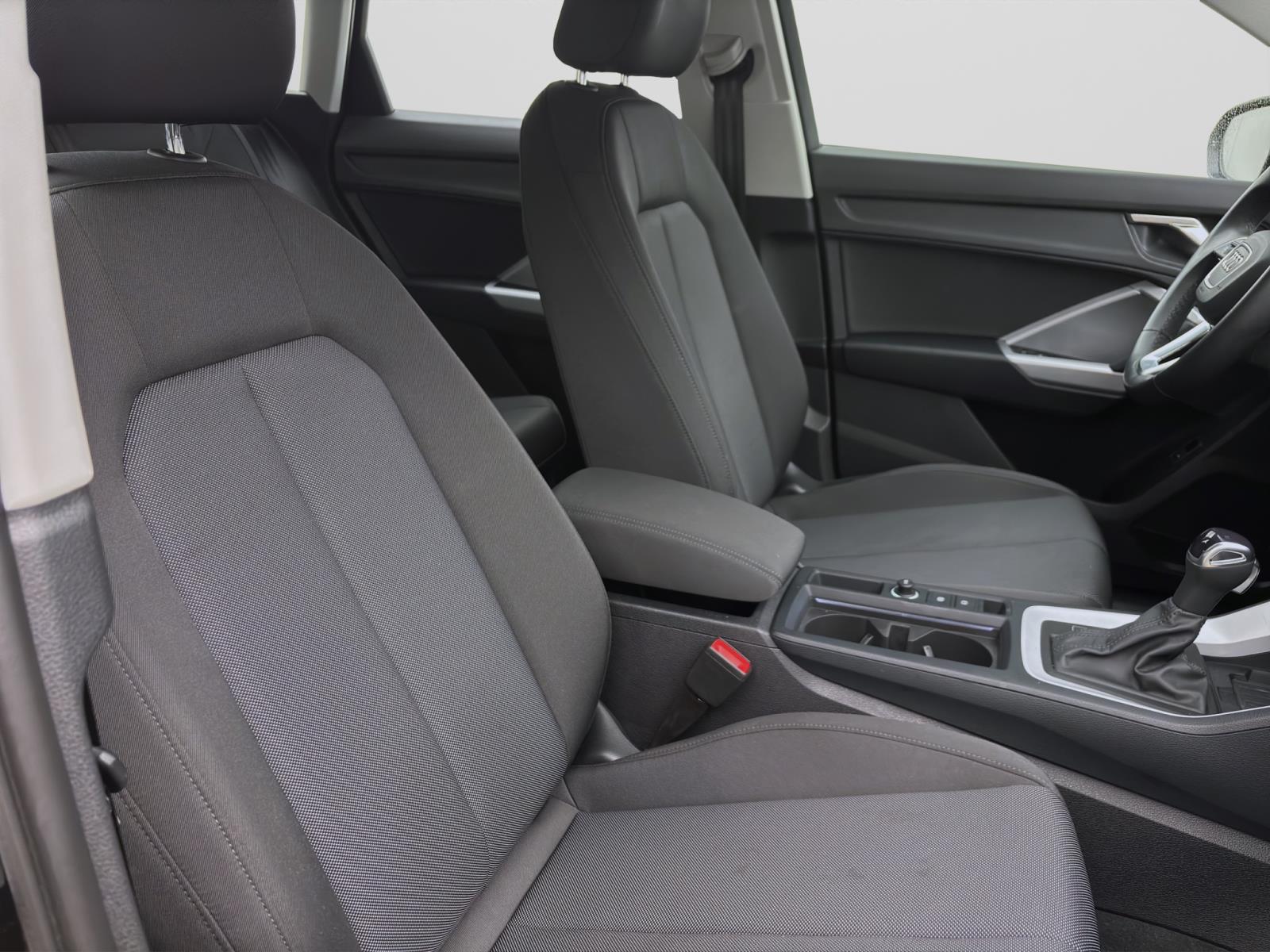 Audi Q3 35 TDI S line AHK Kamera Navi Sitzhzg VirtCockpit