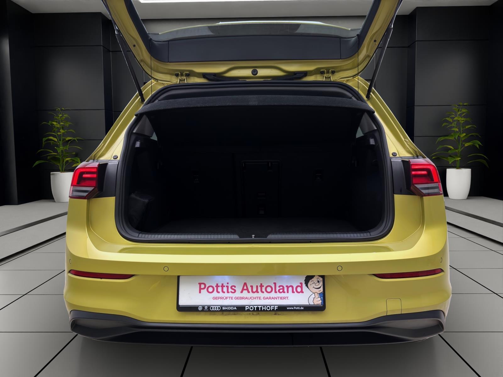 Volkswagen Golf 1.5 TSI LIFE ACC PDC LED NAVI SITZHZG
