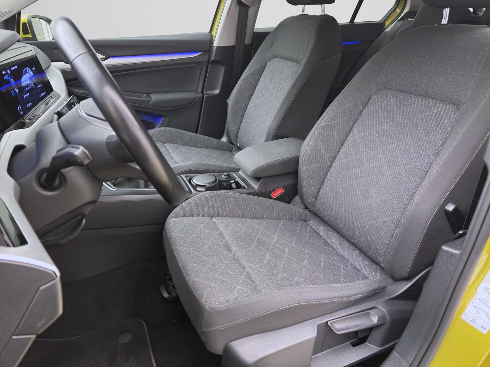 Volkswagen Golf 1.5 TSI LIFE ACC PDC LED NAVI SITZHZG