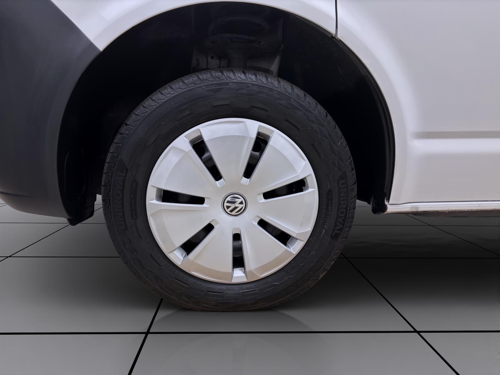 Volkswagen T6.1 Transporter Kombi 2.0 TDI 9-SITZER KLIMA NAVI PDC