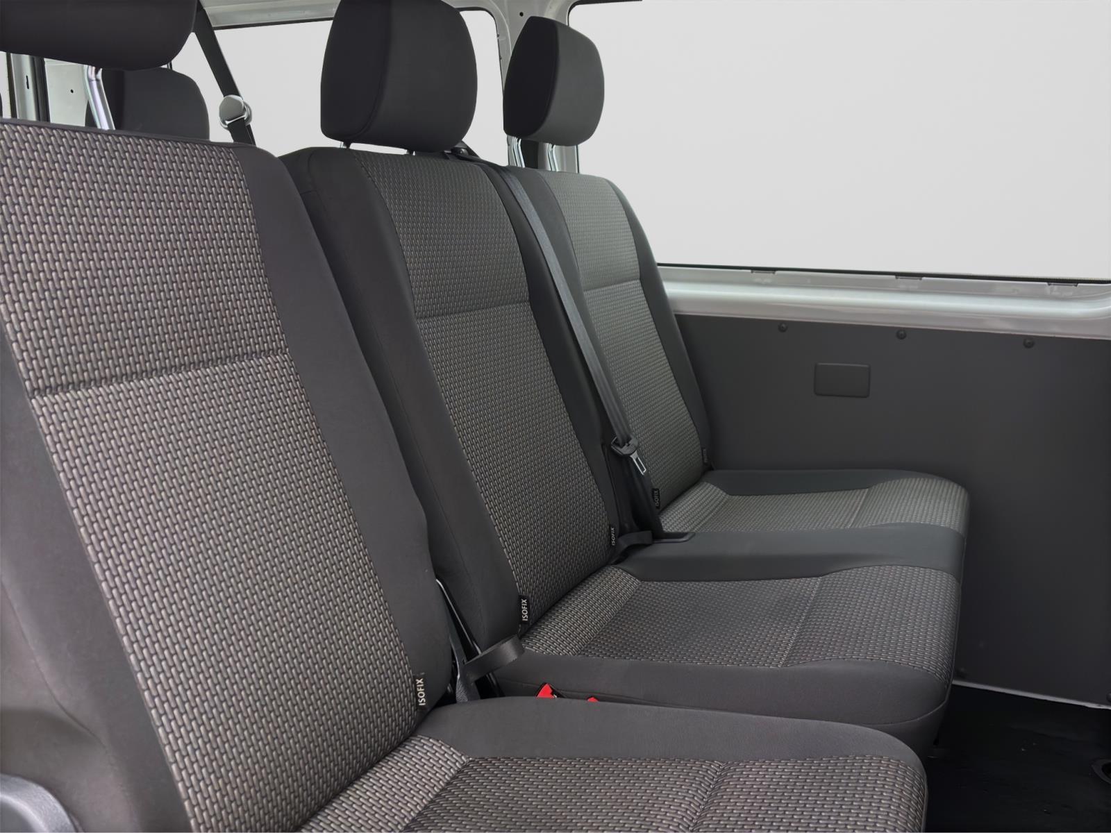 Volkswagen T6.1 Transporter Kombi 2.0 TDI 9-SITZER KLIMA NAVI PDC