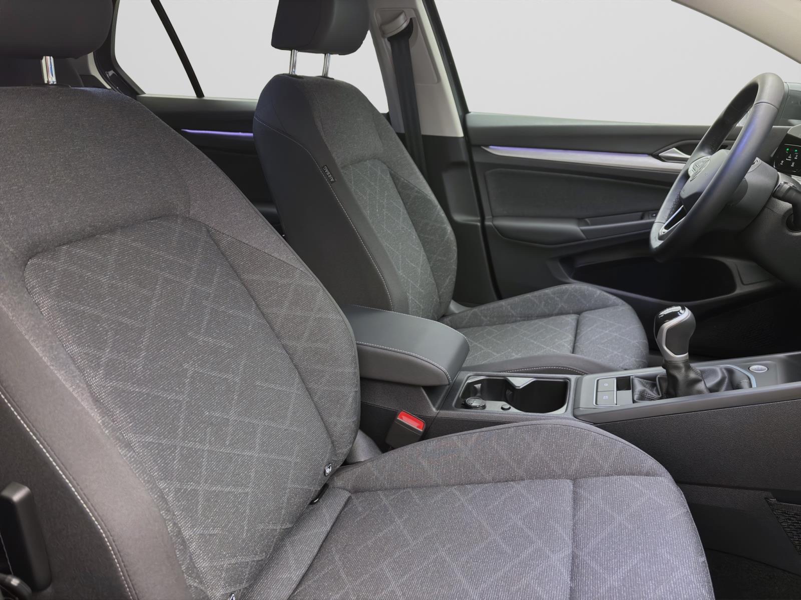 Volkswagen Golf 1.0 TSI LIFE ACC PDC LED SITZHZG