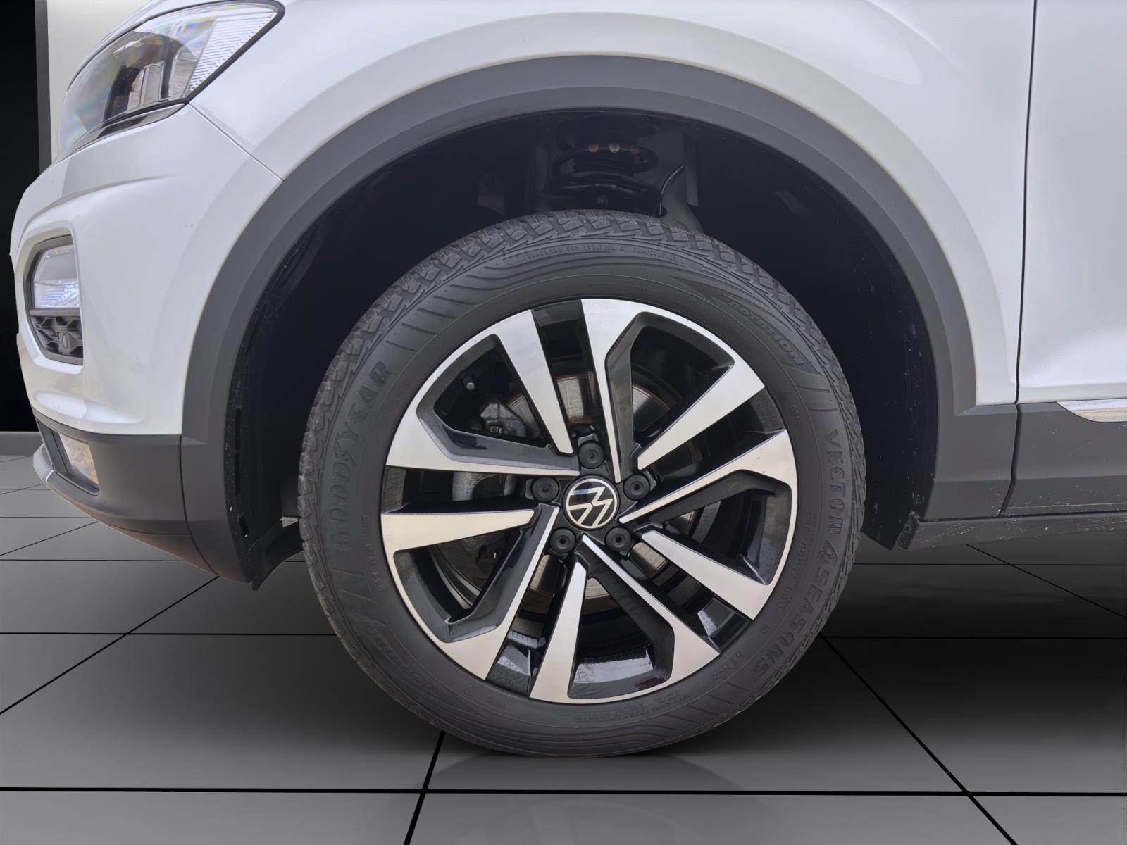 Volkswagen T-Roc 1.5 TSI DSG UNITED NAVI KAMERA PDC SITZHZG