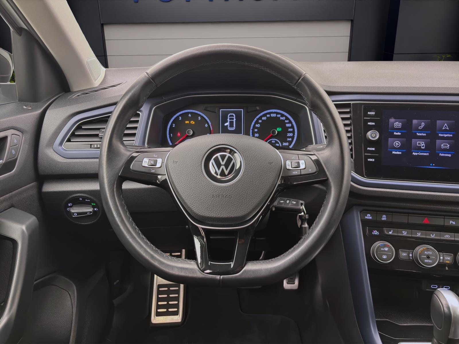 Volkswagen T-Roc 1.5 TSI DSG UNITED NAVI KAMERA PDC SITZHZG
