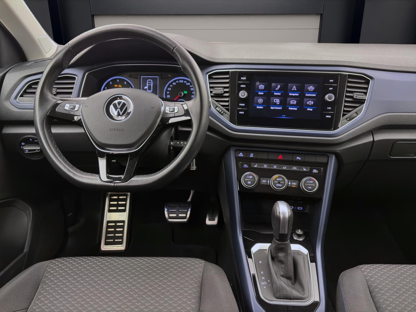 Volkswagen T-Roc 1.5 TSI DSG UNITED NAVI KAMERA PDC SITZHZG