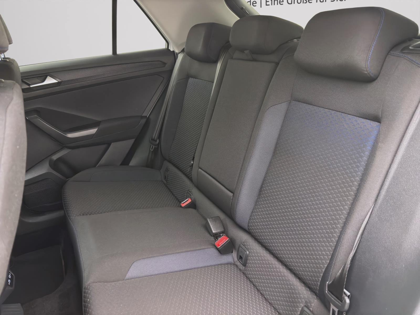 Volkswagen T-Roc 1.5 TSI DSG UNITED NAVI KAMERA PDC SITZHZG