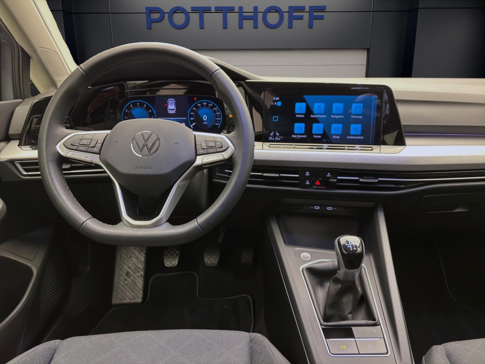 Volkswagen Golf Variant 1.0 TSI LIFE STANDHZG NAVI ACC PDC
