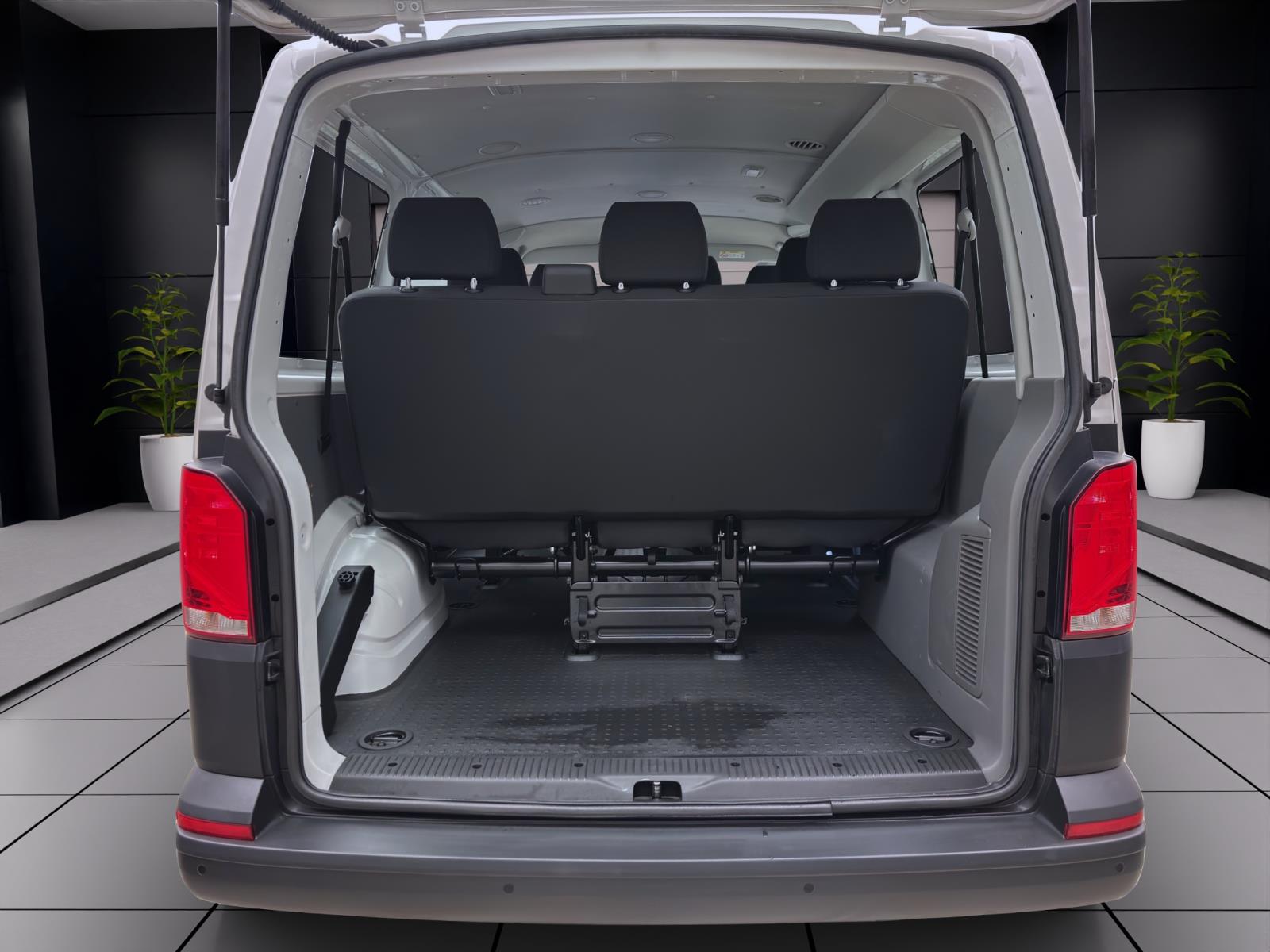 Volkswagen T6.1 Kombi 9-Sitzer 2,0 TDI Navi/Klima