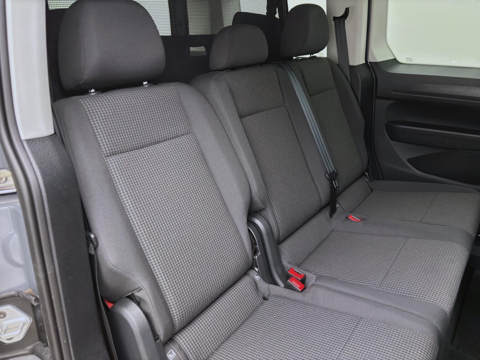 Volkswagen Caddy 1.5 TSI 5-SITZER AHK KLIMA PDC SITZHZG