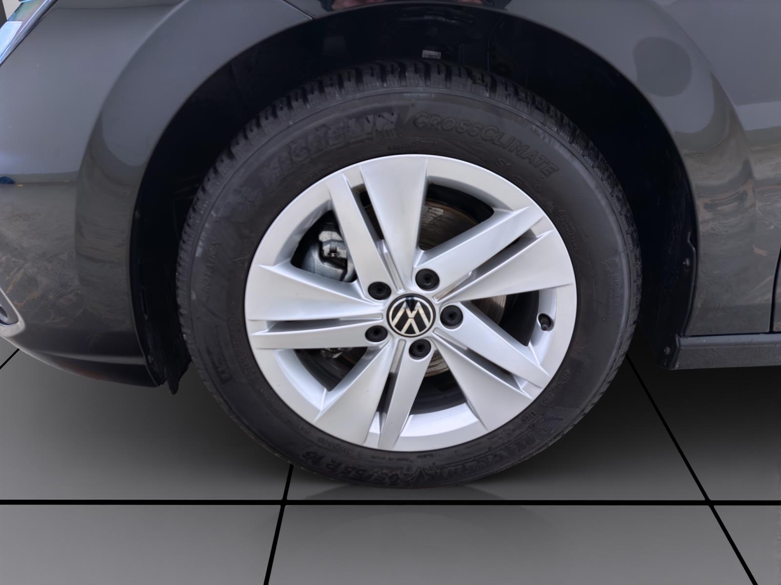 Volkswagen Golf 1.5 TSI LIFE PDC LED NAVI SITZHZG