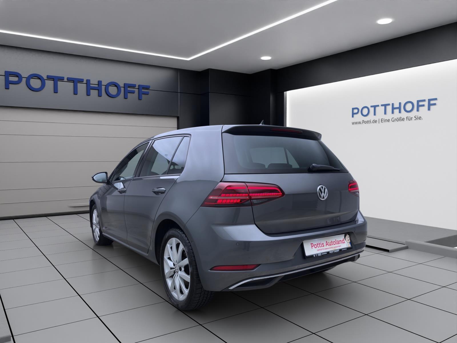 Volkswagen Golf 1.0 TSI IQ.DRIVE PANO ACC NAVI SITZHZG