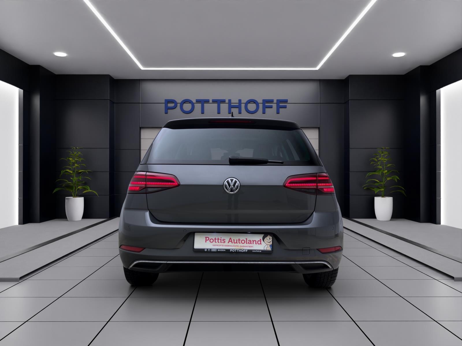Volkswagen Golf 1.0 TSI IQ.DRIVE PANO ACC NAVI SITZHZG