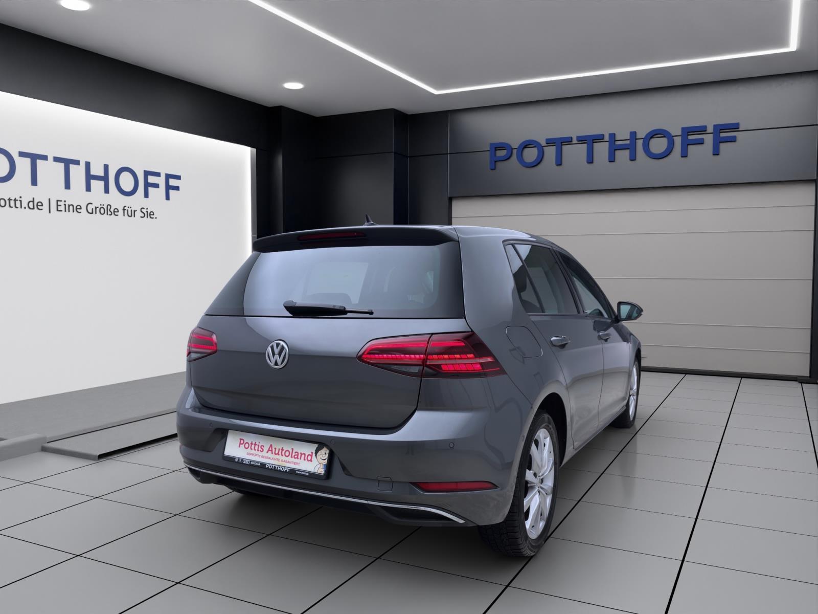 Volkswagen Golf 1.0 TSI IQ.DRIVE PANO ACC NAVI SITZHZG