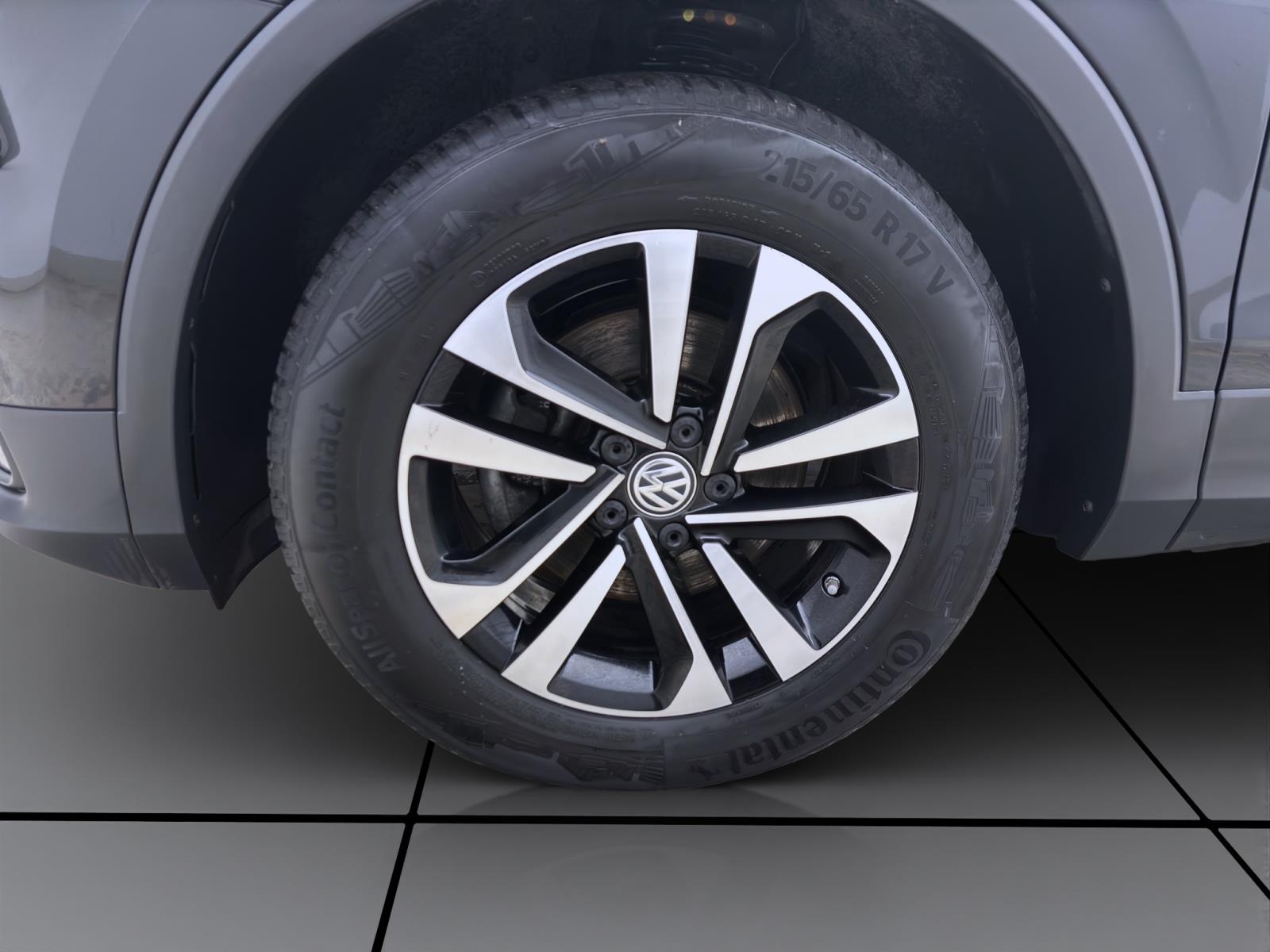 Volkswagen Tiguan 2.0 TDI DSG IQ.DRIVE PANO AHK ACC NAVI