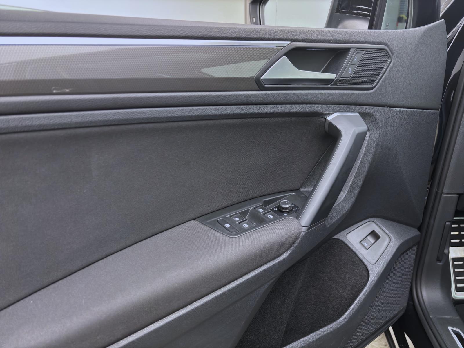 Volkswagen Tiguan 2.0 TDI DSG IQ.DRIVE PANO AHK ACC NAVI