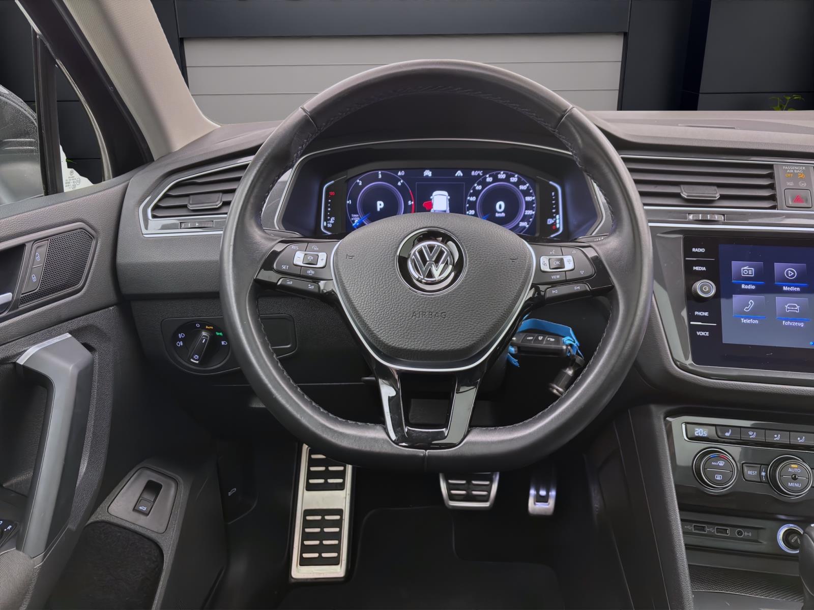 Volkswagen Tiguan 2.0 TDI DSG IQ.DRIVE PANO AHK ACC NAVI