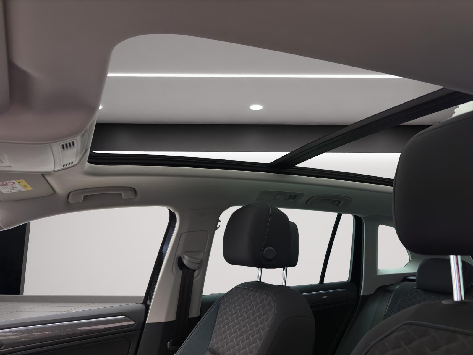 Volkswagen Tiguan 2.0 TDI DSG IQ.DRIVE PANO AHK ACC NAVI