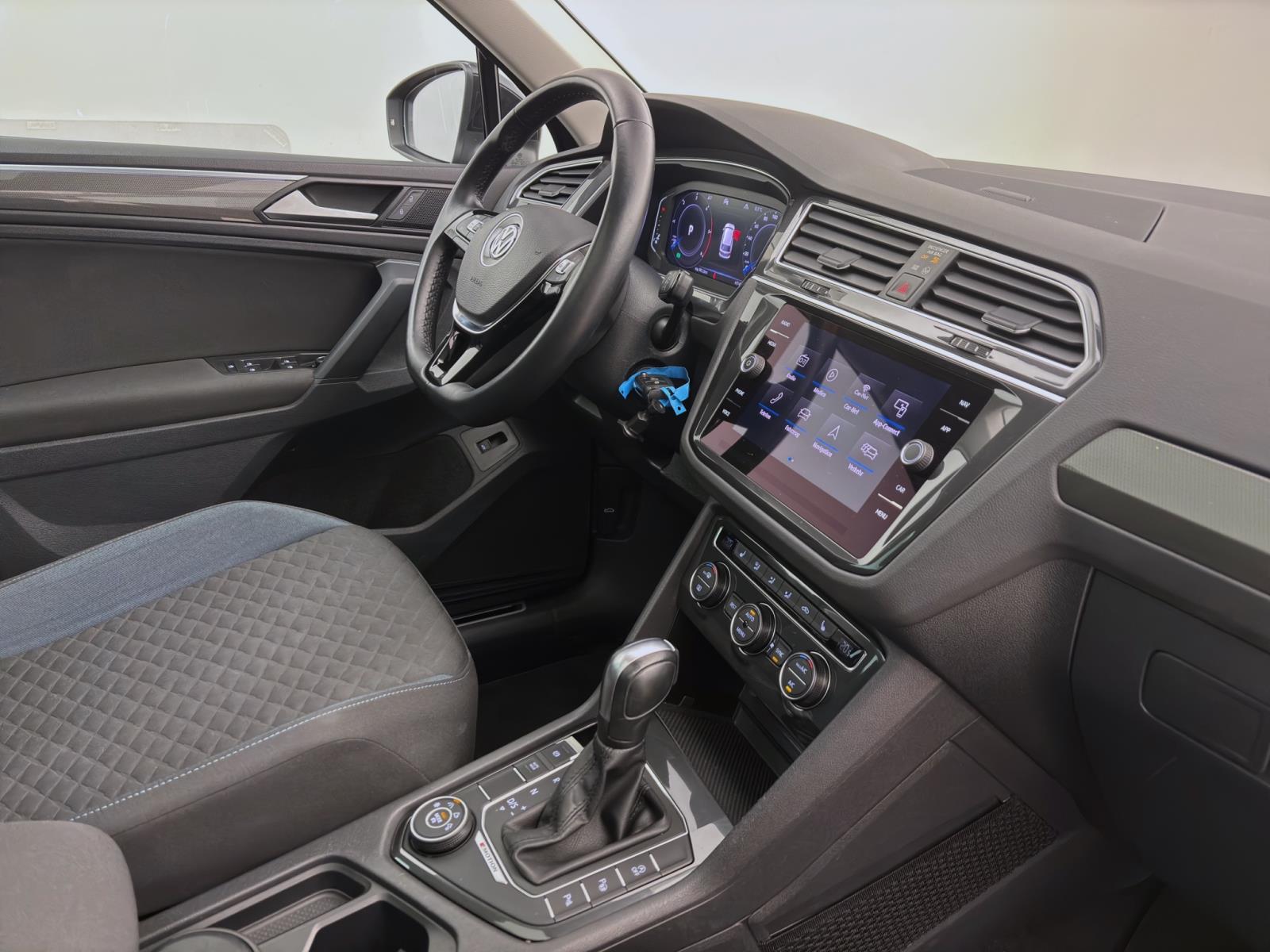 Volkswagen Tiguan 2.0 TDI DSG IQ.DRIVE PANO AHK ACC NAVI