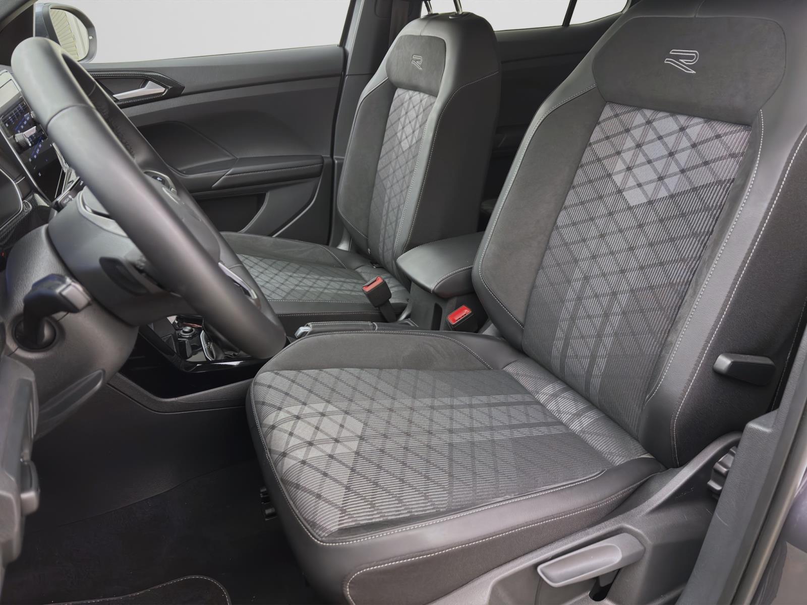 Volkswagen T-Cross 1.5 TSI DSG R-LINE AHK ACC NAVI IQ.LIGHT
