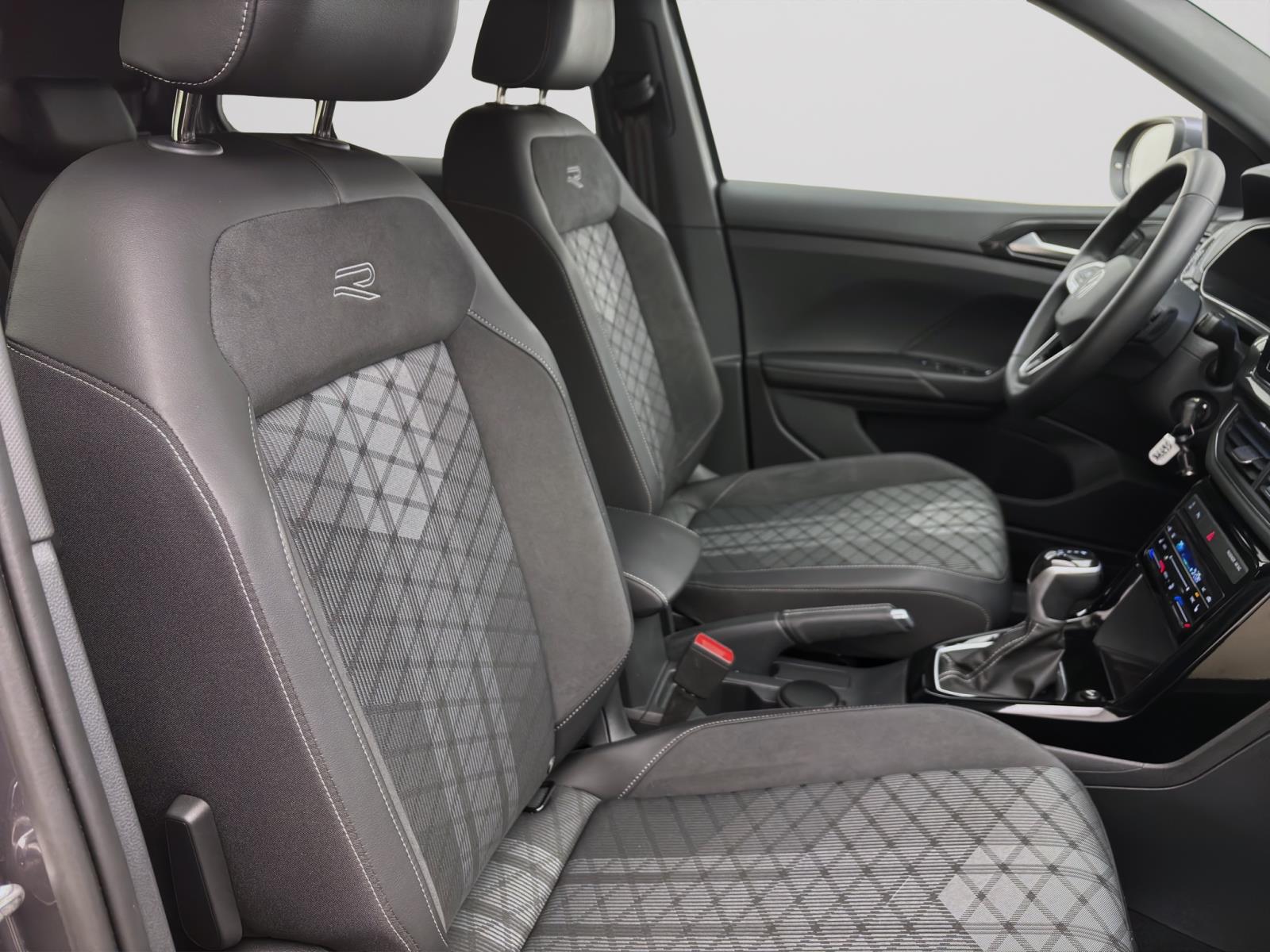 Volkswagen T-Cross 1.5 TSI DSG R-LINE AHK ACC NAVI IQ.LIGHT