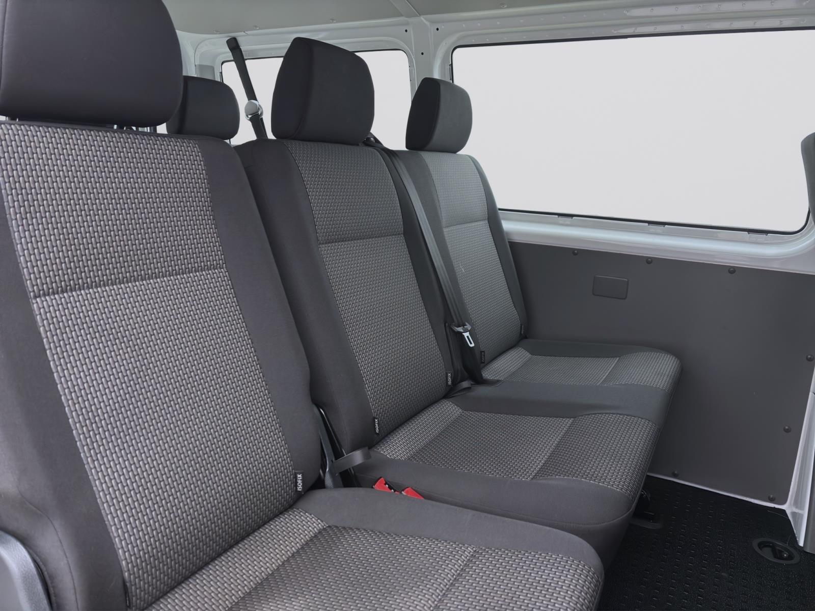 Volkswagen T6.1 Transporter Kombi 2.0 TDI 9-SITZER NAVI KLIMA PDC