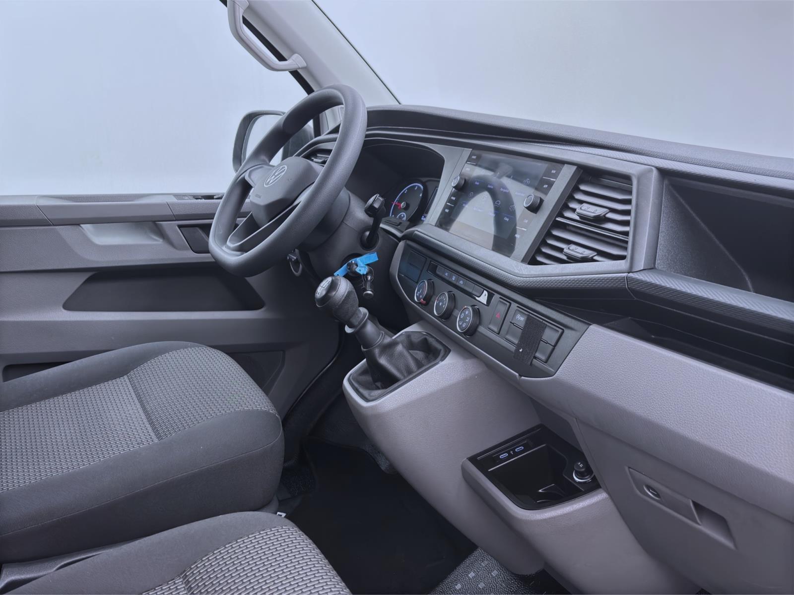 Volkswagen T6.1 Transporter Kombi 2.0 TDI 9-SITZER NAVI KLIMA PDC