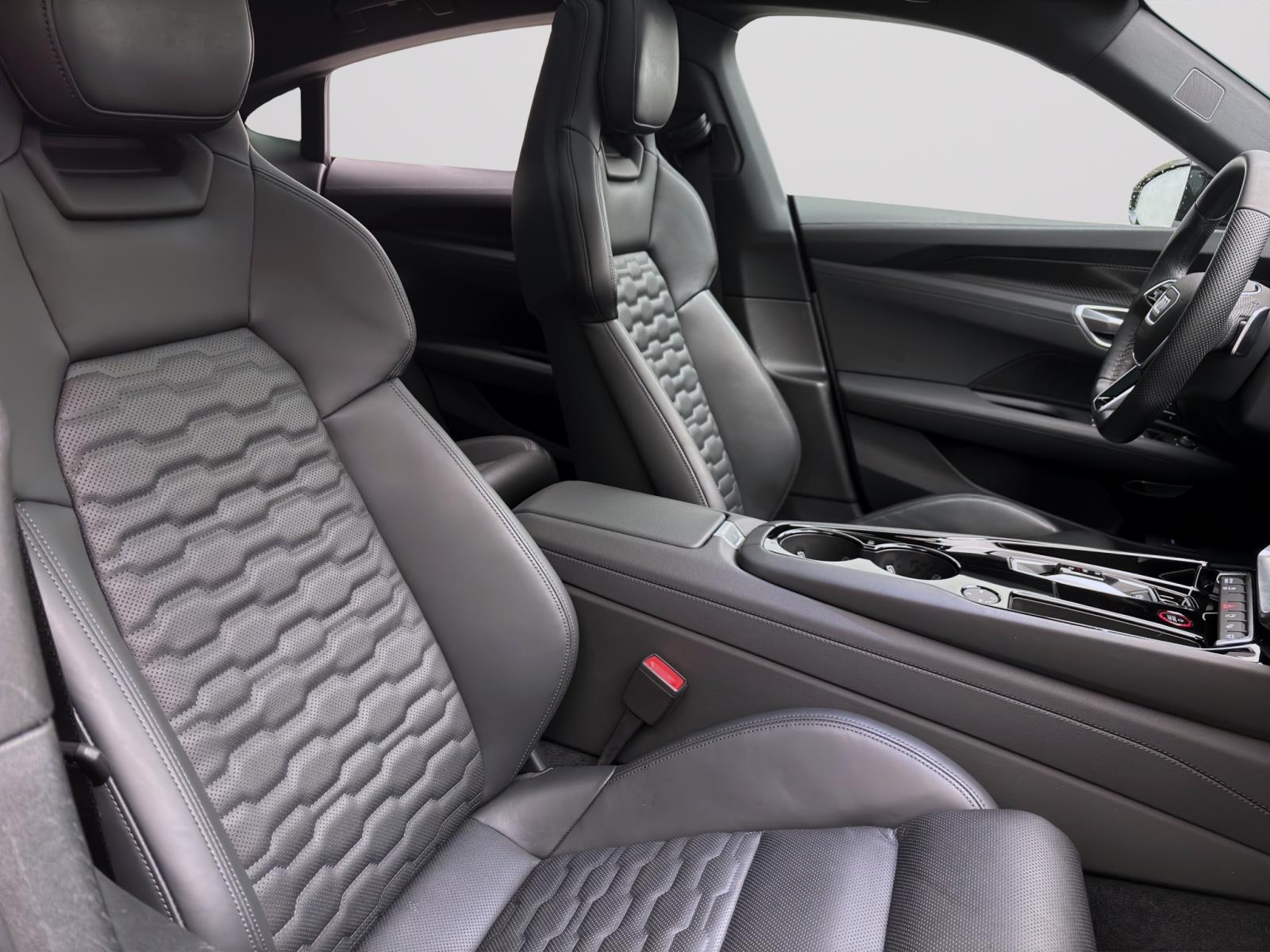 Audi e-tron GT Q PANO MATRIX NAVI+ B&O HUD