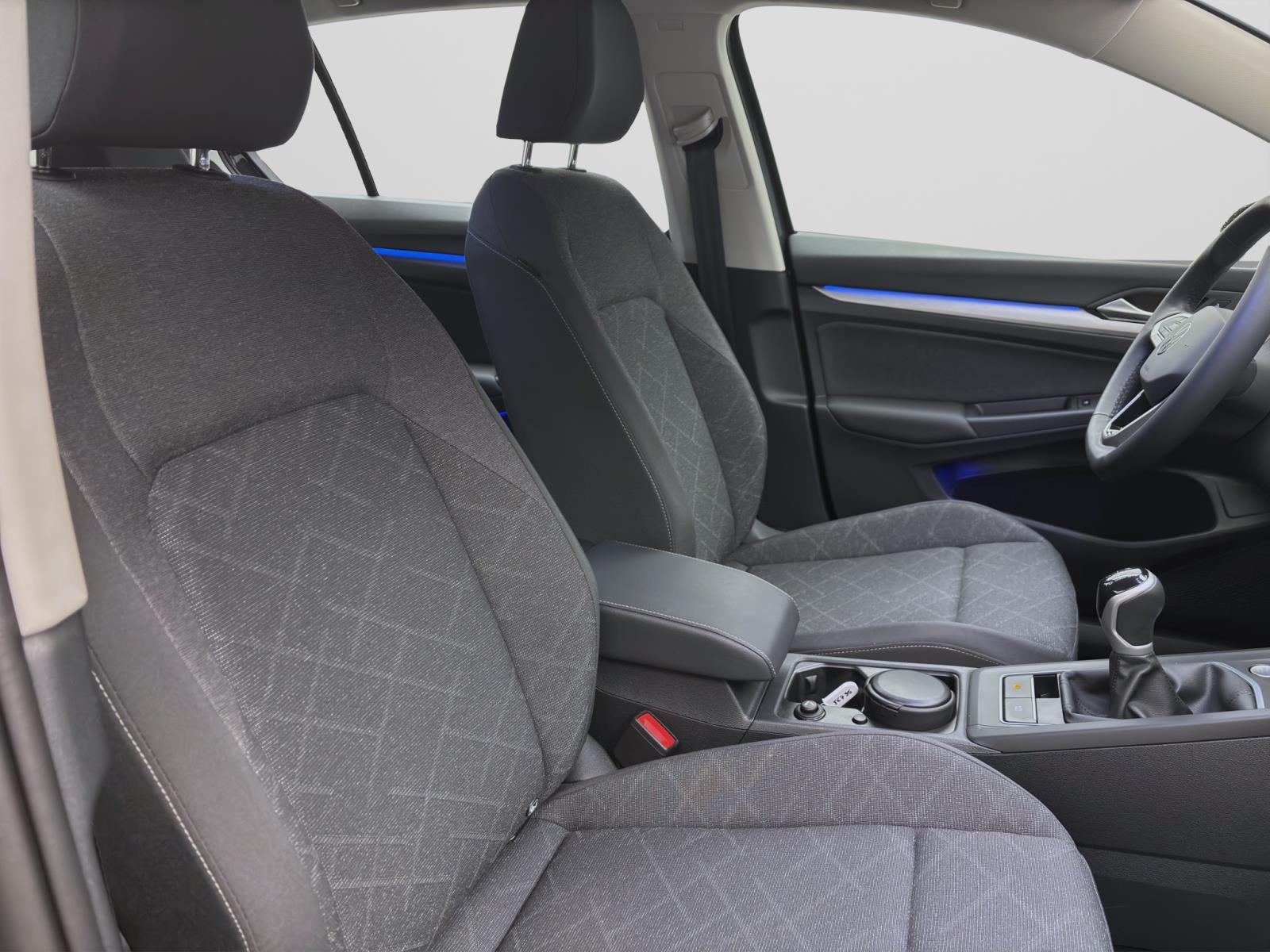 Volkswagen Golf 1.0 TSI LIFE PDC LED SITZHZG APPCONNECT