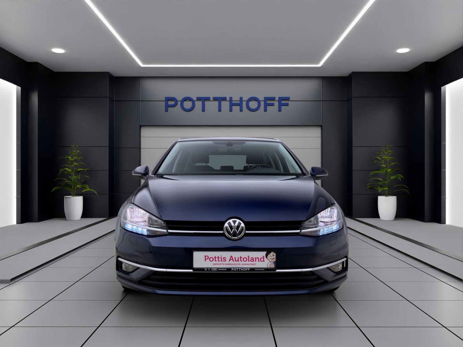 Volkswagen Golf 1.6 TDI SOUND ACC PDC KAMERA SITZHZG