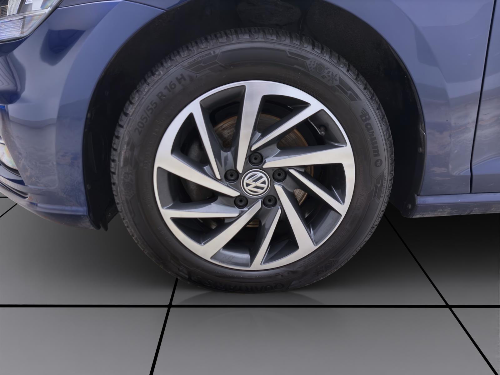 Volkswagen Golf 1.6 TDI SOUND ACC PDC KAMERA SITZHZG